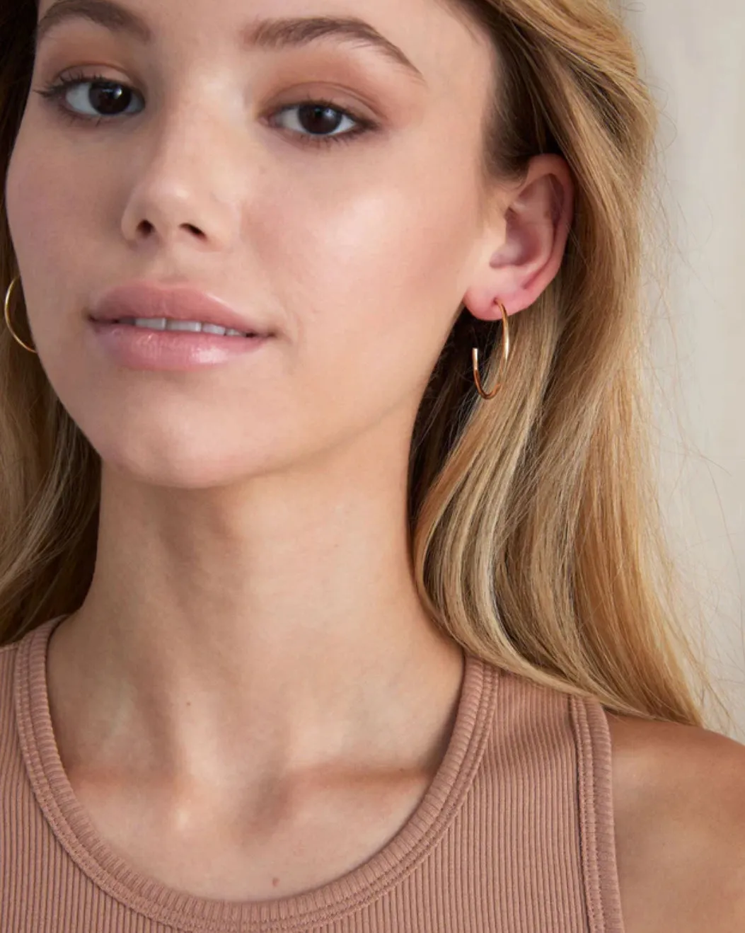 Bryan Anthonys Simplicity Midi Hoop Earrings 14K Gold