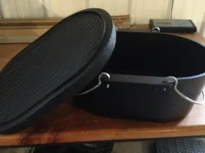 Cast iron Oval Roaster Self-basting lid 10qt Dutch Oven
