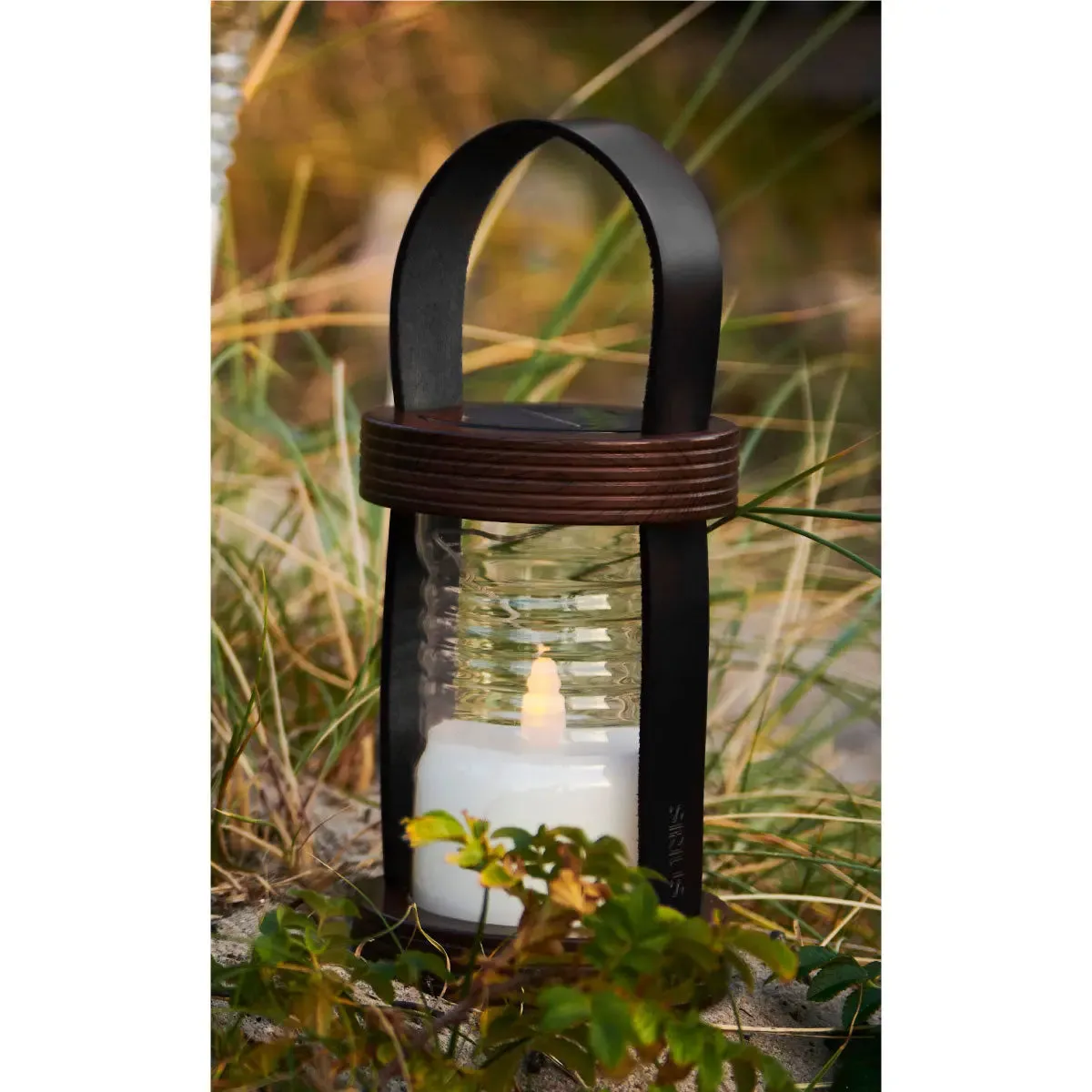 Sirius Aston solar lantern